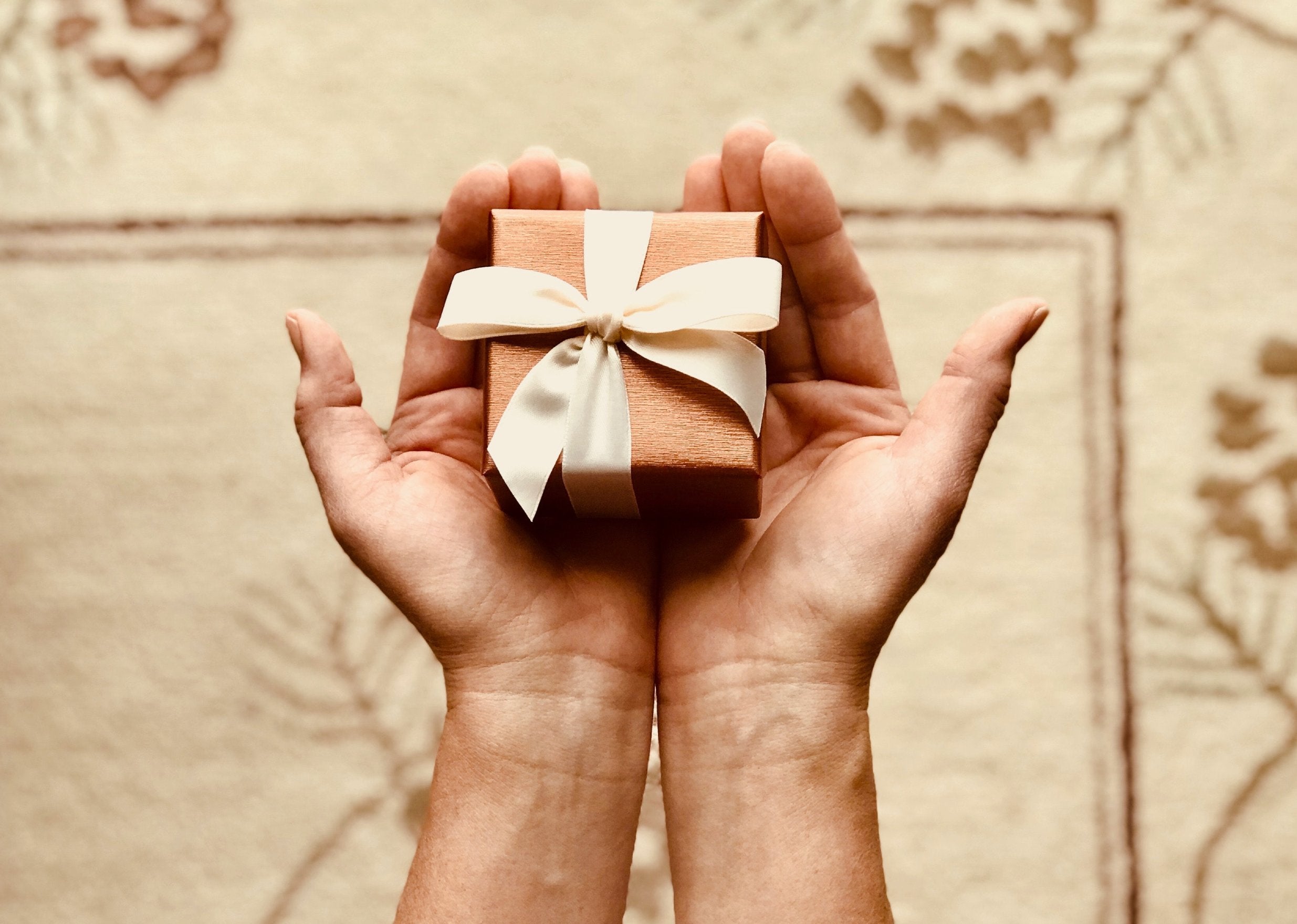 A Gift Guide to Luxury CBD Products